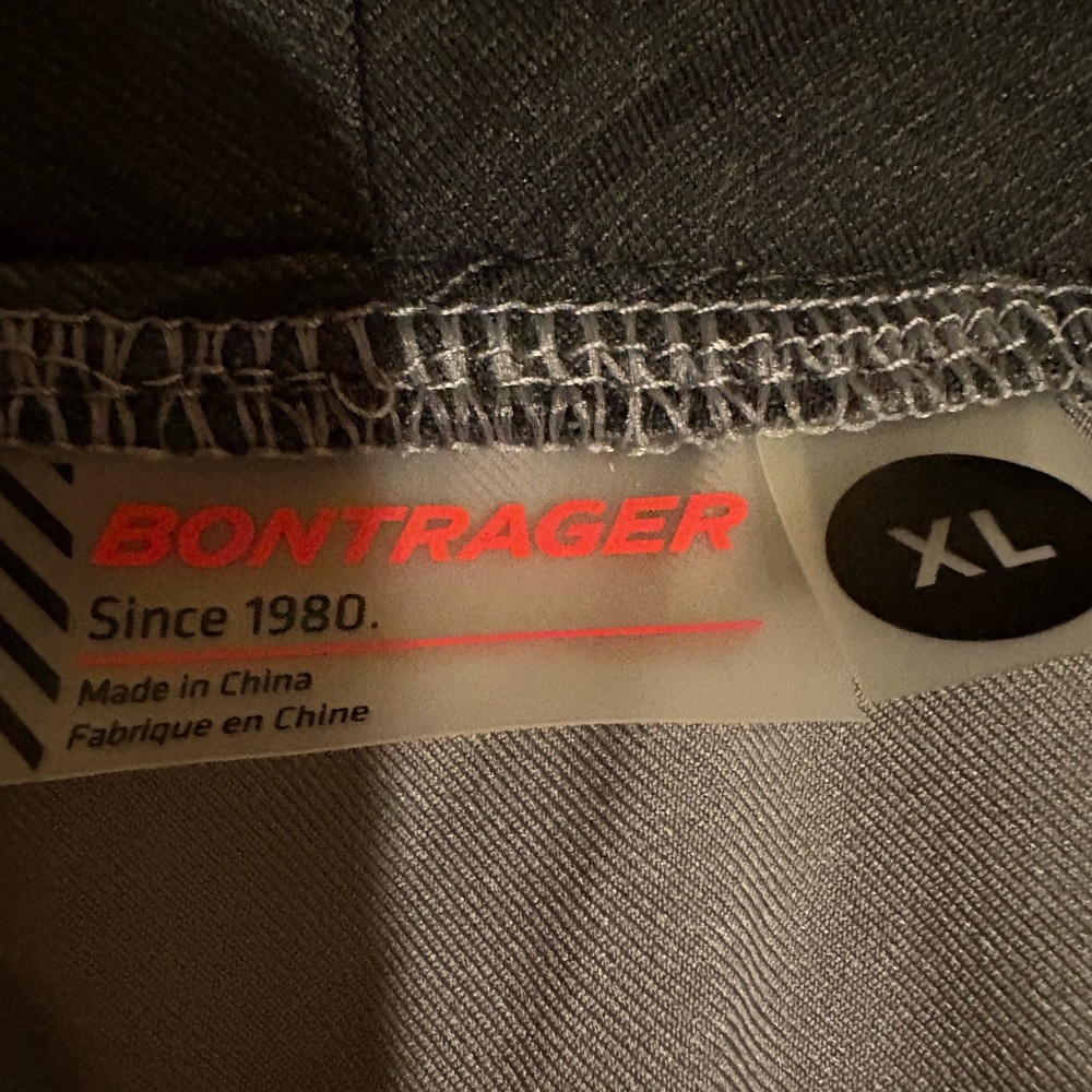 Unisex Athletic Shorts in Gray with pockets & pink drawstring. Size XL & NWOT! - Picture 3 of 4
